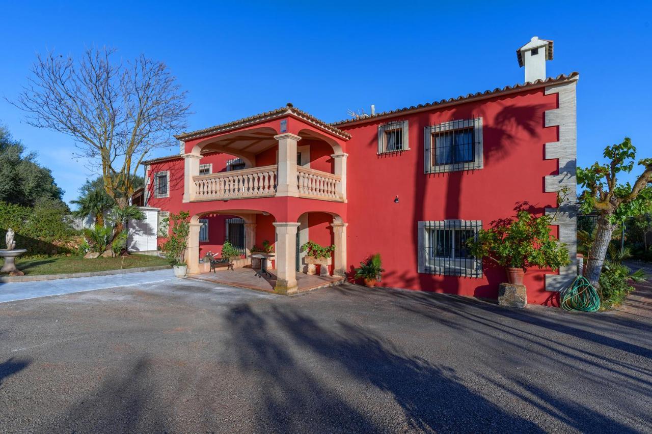 Monsebo, Pool Tennis & Minigolf Villa *