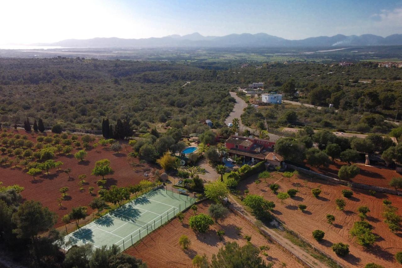 Monsebo, Pool Tennis & Minigolf Villa